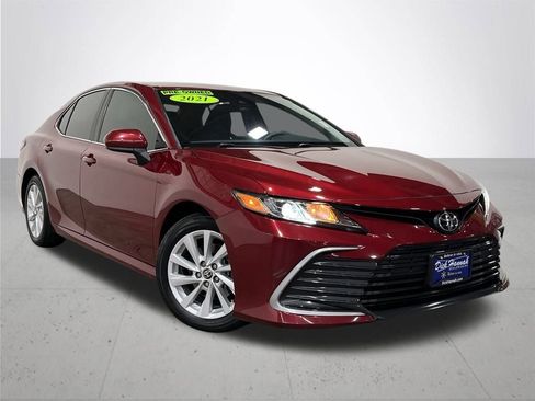 Used 2021 Toyota Camry LE image 7