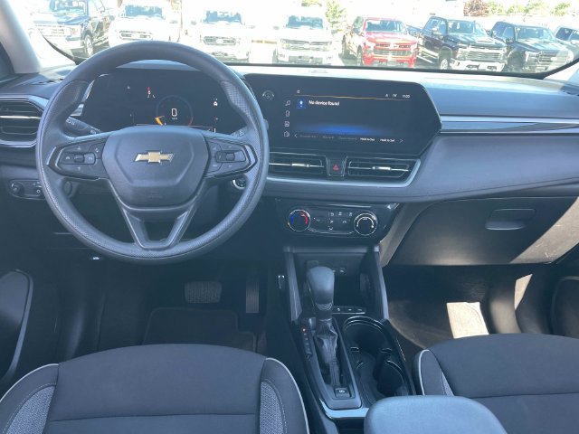 Used 2025 Chevrolet TrailBlazer LT AWD/4WD image 14