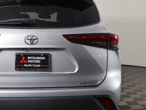 Used 2020 Toyota Highlander XLE image 17