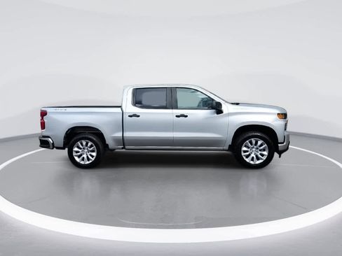 Used 2020 Chevrolet Silverado 1500 Custom w/ Custom Value Package AWD/4WD image 9