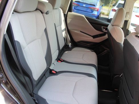 Used 2020 Subaru Forester Premium AWD/4WD image 19