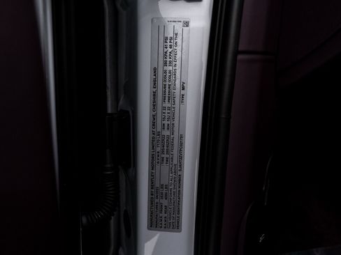 Certified 2023 Bentley Bentayga Extended Wheelbase image 50