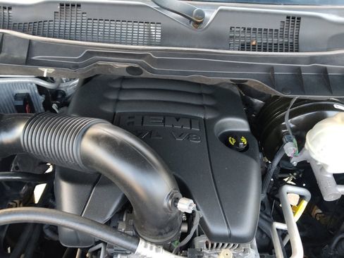 Used 2018 RAM 1500 Express RWD image 30