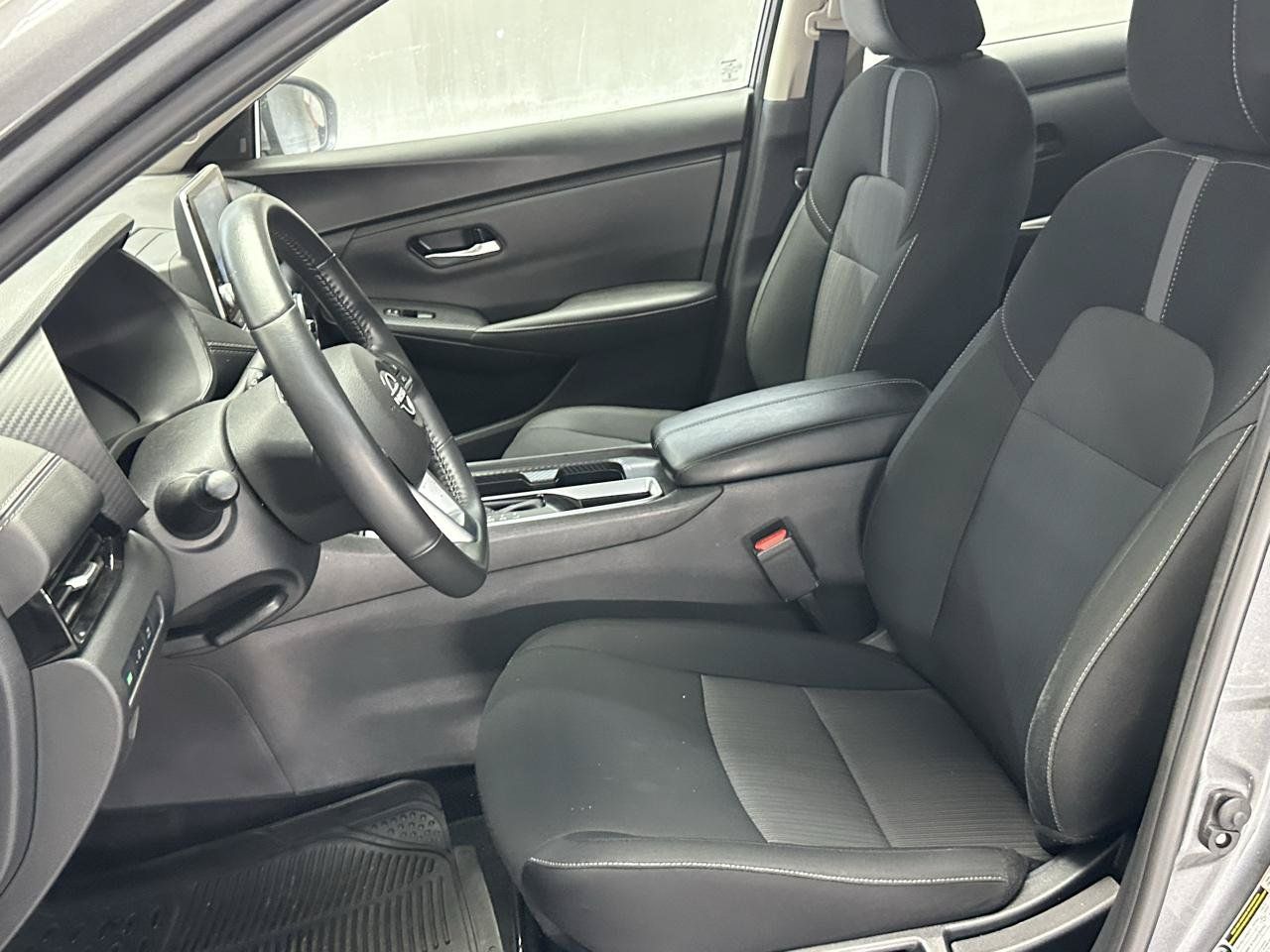 Used 2025 Nissan Sentra SV FWD image 21