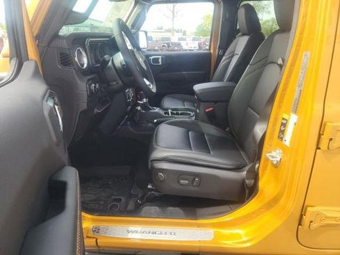 New 2026 Jeep Wrangler Unlimited Sahara AWD/4WD image 14