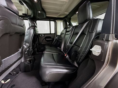 Used 2025 Jeep Wrangler Unlimited Rubicon AWD/4WD image 26