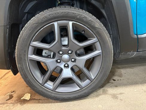 Used 2021 Jeep Renegade Latitude image 23