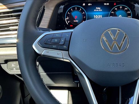 New 2026 Volkswagen Atlas SE image 10