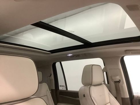 Used 2022 GMC Yukon XL Denali AWD/4WD image 22