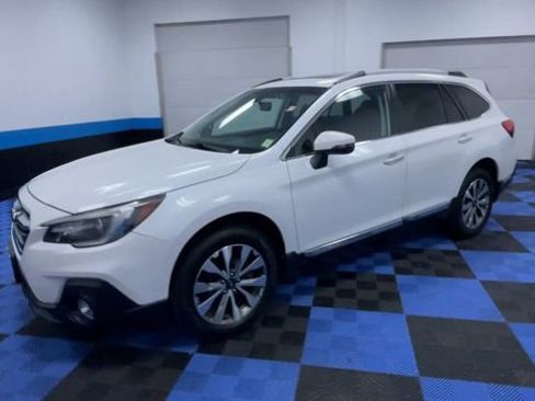 Used 2019 Subaru Outback 3.6R Touring AWD/4WD image 4