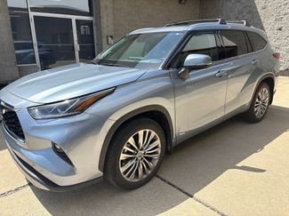 Used 2021 Toyota Highlander Platinum AWD/4WD video 1