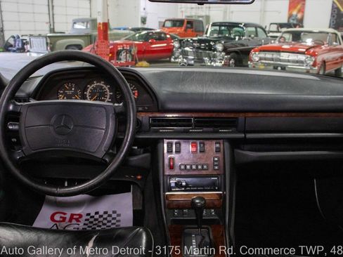 Used 1991 Mercedes-Benz 560 SEL image 16