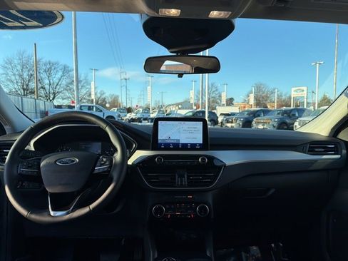 Certified 2022 Ford Escape SEL image 11