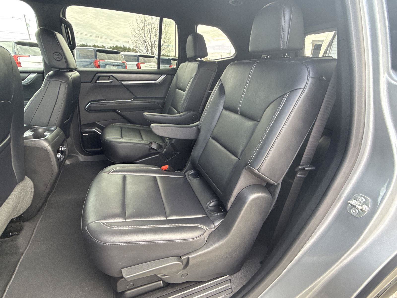 Used 2024 GMC Acadia Elevation AWD/4WD image 13