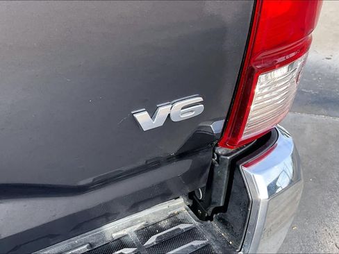 Used 2021 Toyota Tacoma SR5 image 9