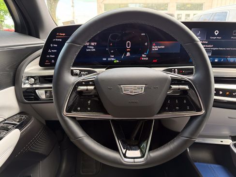 Used 2024 Cadillac Lyriq Sport AWD/4WD image 23