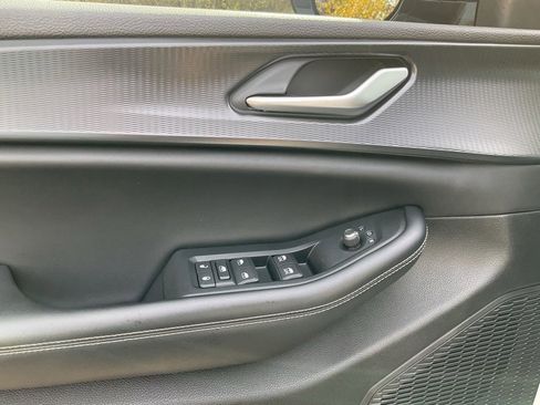 Used 2023 Jeep Grand Cherokee Altitude image 20