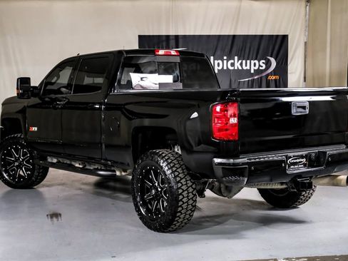 Used 2019 Chevrolet Silverado 2500 LTZ w/ Duramax Plus Package image 7