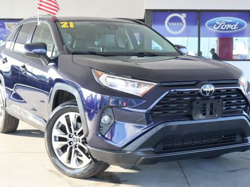 Used 2021 Toyota RAV4 XLE Premium FWD image 2