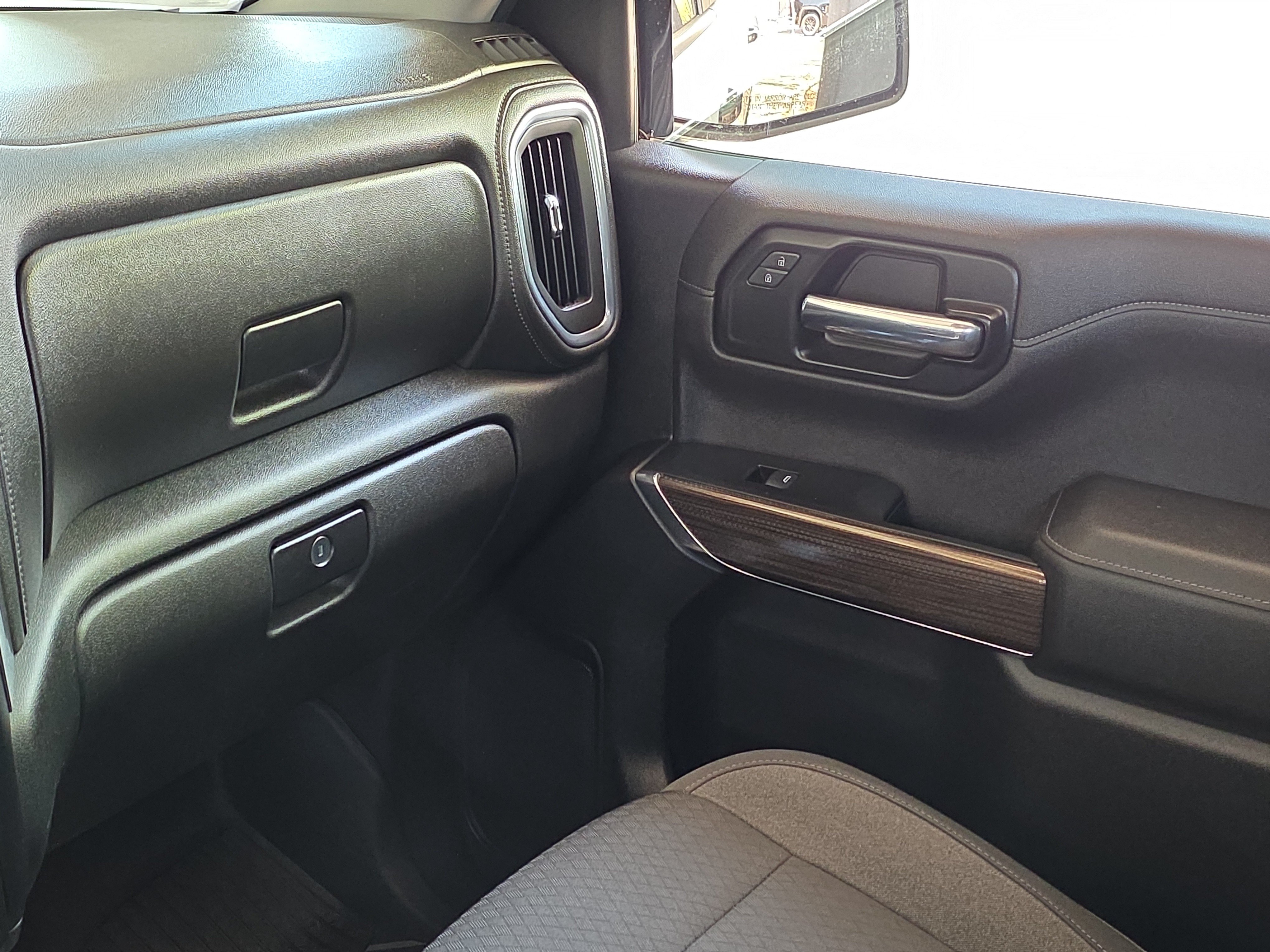 Used 2020 Chevrolet Silverado 1500 LT Trail Boss AWD/4WD image 23