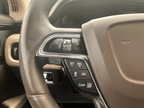 Used 2023 Lincoln Nautilus Reserve w/ Equipment Group 201A image 11