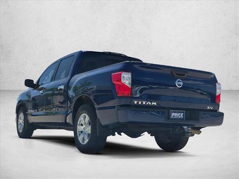 Used 2019 Nissan Titan SV w/ SV Convenience Package RWD image 7