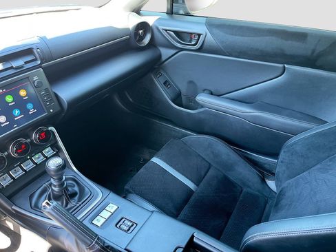 Used 2025 Toyota GR86 Premium w/ ALL Weather Mat Package (TMS) image 22