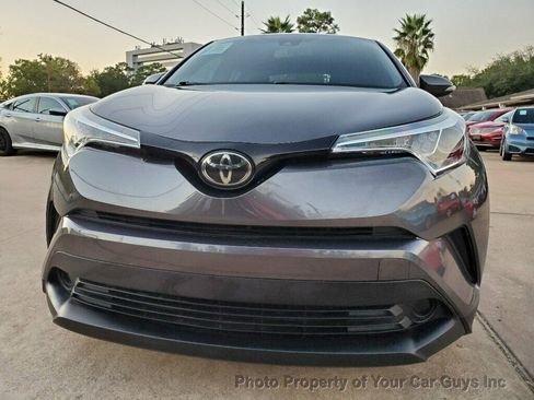 Used 2019 Toyota C-HR LE image 4