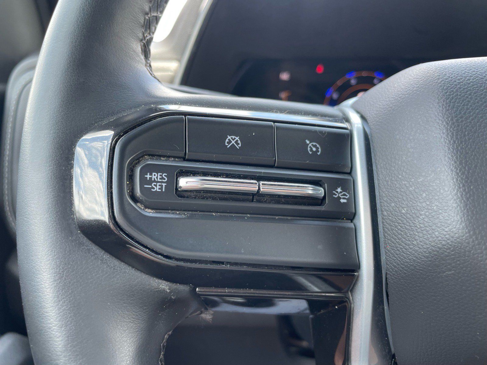 Used 2023 Chevrolet Colorado LT w/ LT Convenience Package II AWD/4WD image 15