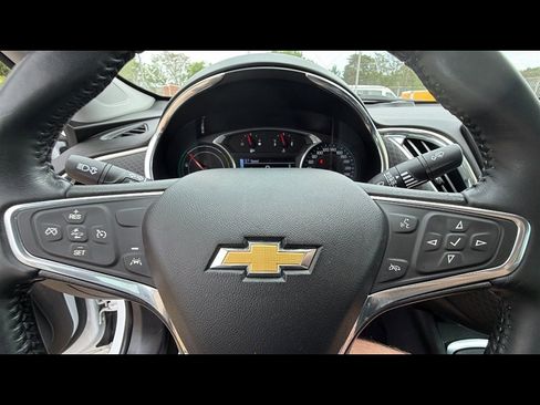 Used 2017 Chevrolet Malibu Hybrid FWD image 12