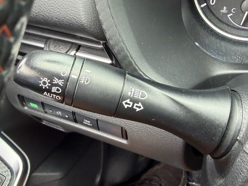 Used 2022 Nissan Sentra SR w/ Electronics Package FWD image 30