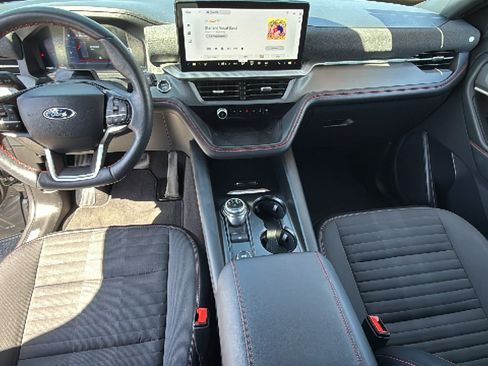 Used 2025 Ford Explorer ST-Line w/ ST-Line Street Pack AWD/4WD image 15