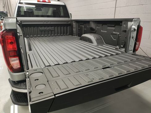 New 2025 GMC Sierra 2500 SLE w/ SLE Convenience Package image 17