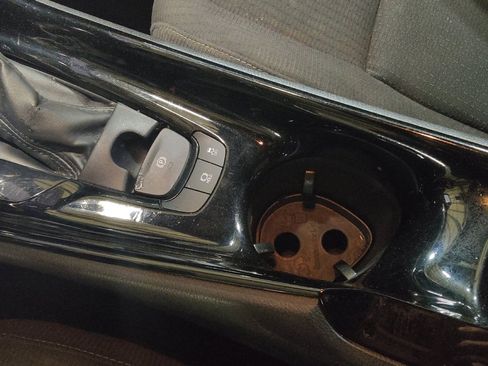 Used 2019 Toyota C-HR XLE image 26