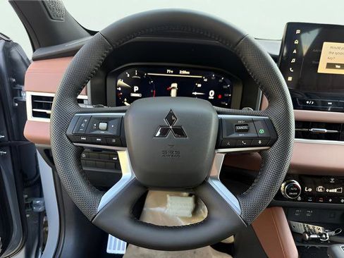 New 2026 Mitsubishi Outlander SEL FWD image 17