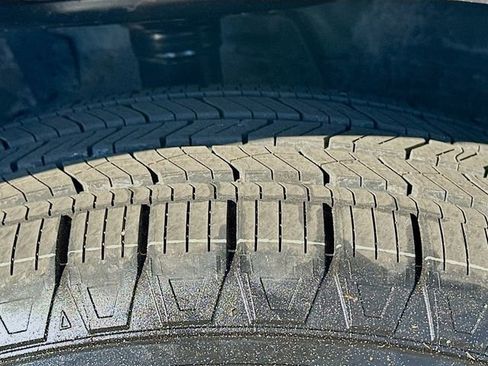 Used 2025 Nissan Pathfinder SV image 33