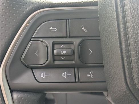 Certified 2026 Toyota 4Runner SR5 AWD/4WD image 17