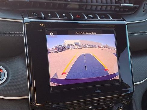 Certified 2025 Jeep Grand Cherokee L Laredo image 4