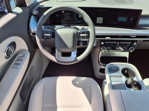 New 2026 Hyundai Ioniq 9 SE image 4