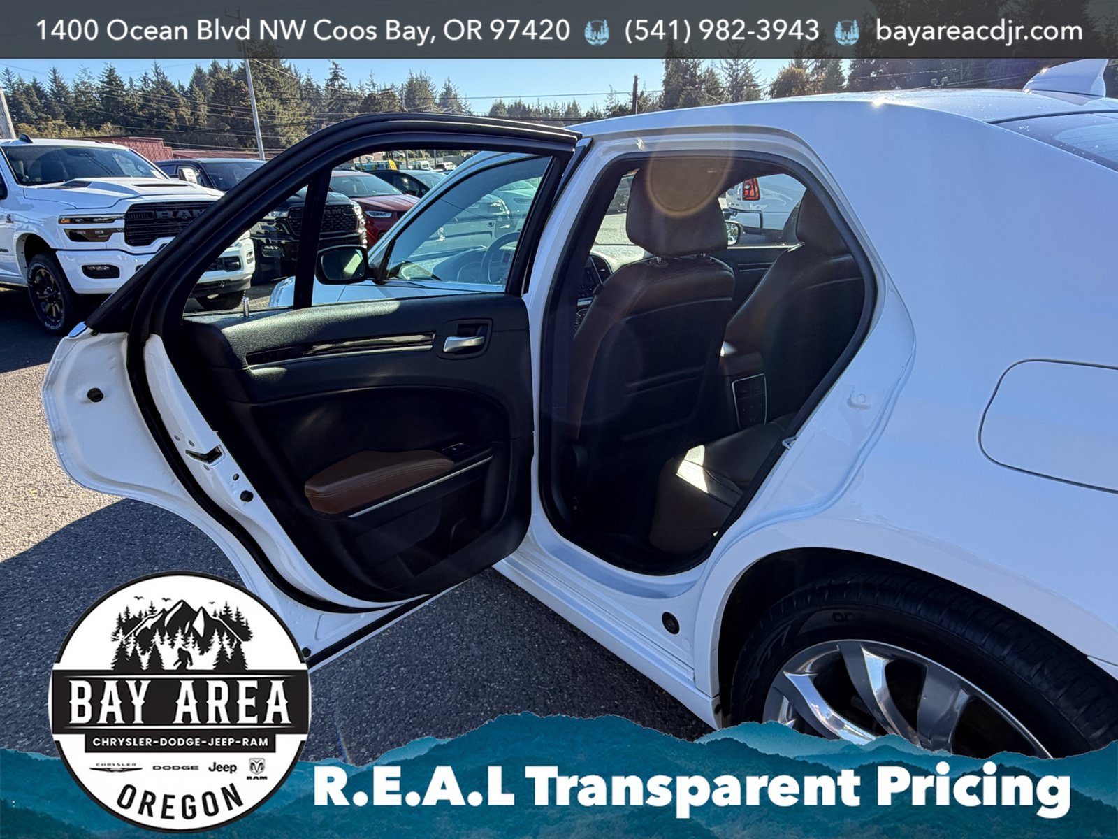 Used 2019 Chrysler 300 Limited w/ Light Group RWD image 22