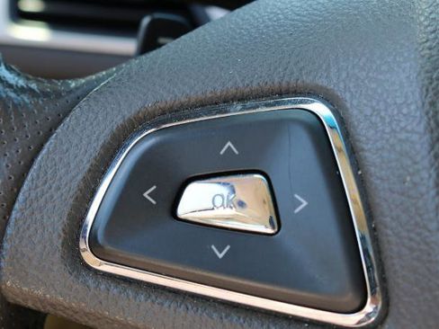 Used 2013 Lincoln MKZ FWD image 9