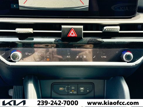 New 2026 Kia Sportage EX FWD image 32