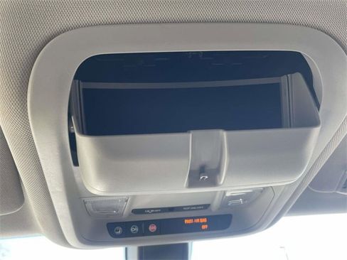 Used 2018 Chevrolet Equinox LT image 26