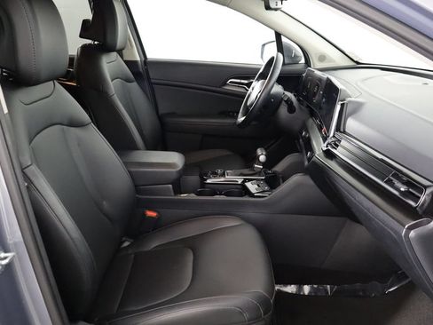 Used 2025 Kia Sportage EX FWD image 18