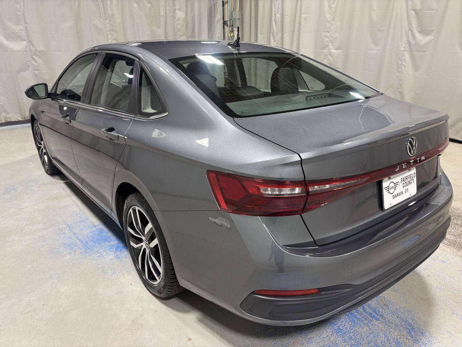 Used 2025 Volkswagen Jetta SE FWD image 10