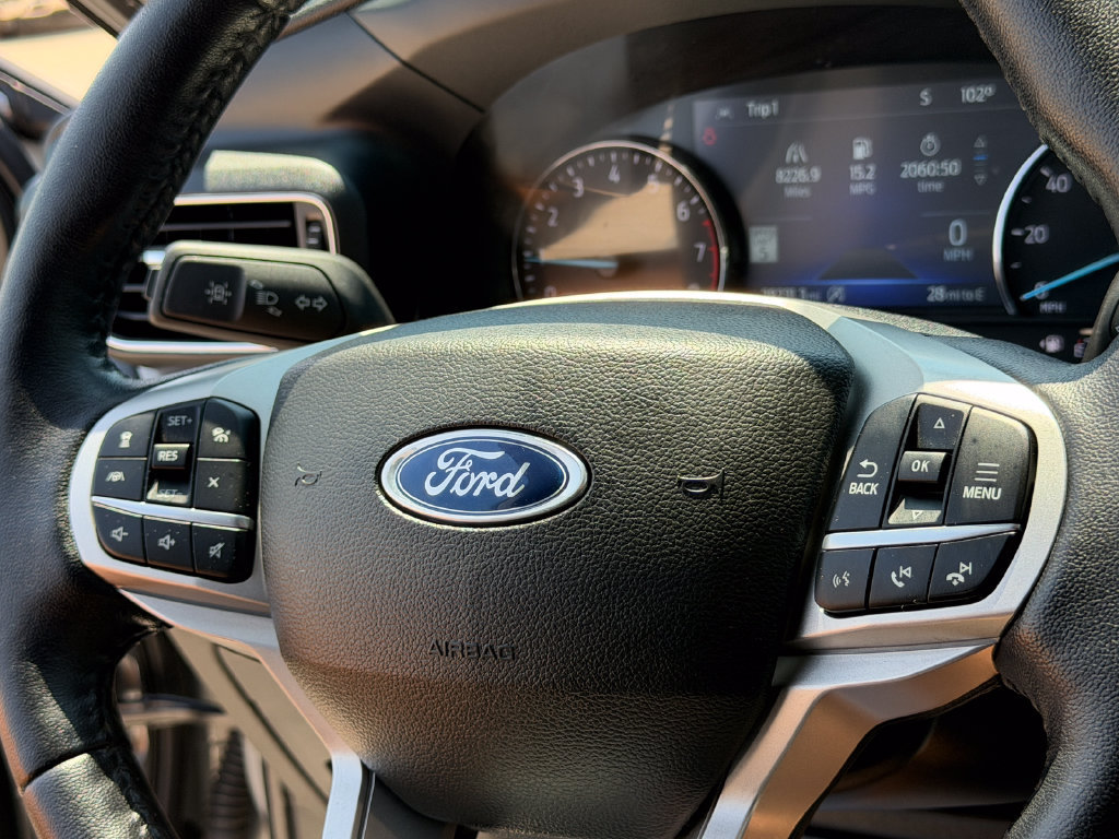 Used 2023 Ford Explorer XLT w/ Equipment Group 202A AWD/4WD image 33