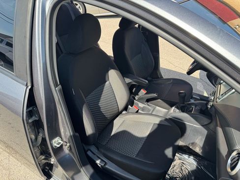 Used 2020 Nissan Versa S image 18