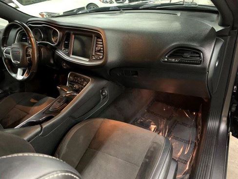 Used 2018 Dodge Challenger R/T Scat Pack w/ Leather Interior Group RWD image 48
