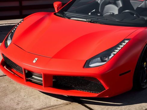 Used 2019 Ferrari 488 Spider Base image 6