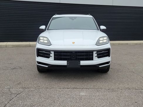 Used 2024 Porsche Cayenne S AWD/4WD image 2